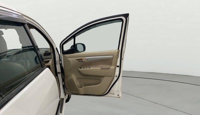 2015 Maruti Ertiga ZXI, Petrol, Manual, 96,665 km, RHS Front Door