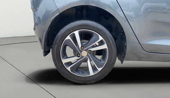 2022 Tata ALTROZ XZ PETROL, Petrol, Manual, 29,714 km, Right Rear Wheel