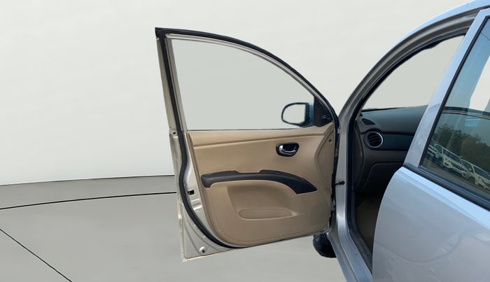 2014 Hyundai i10 SPORTZ 1.1, CNG, Manual, 87,563 km, LHS Front Door