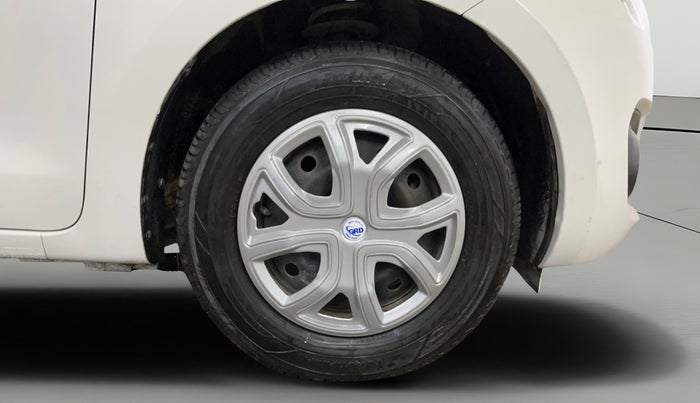 2018 Maruti Swift VXI AMT, Petrol, Automatic, 60,491 km, Right Front Wheel