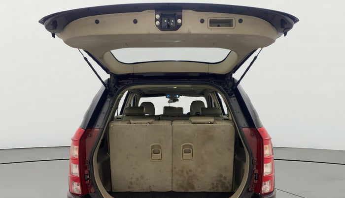 2017 Mahindra XUV500 W10 AT, Diesel, Automatic, 90,254 km, Boot Door Open