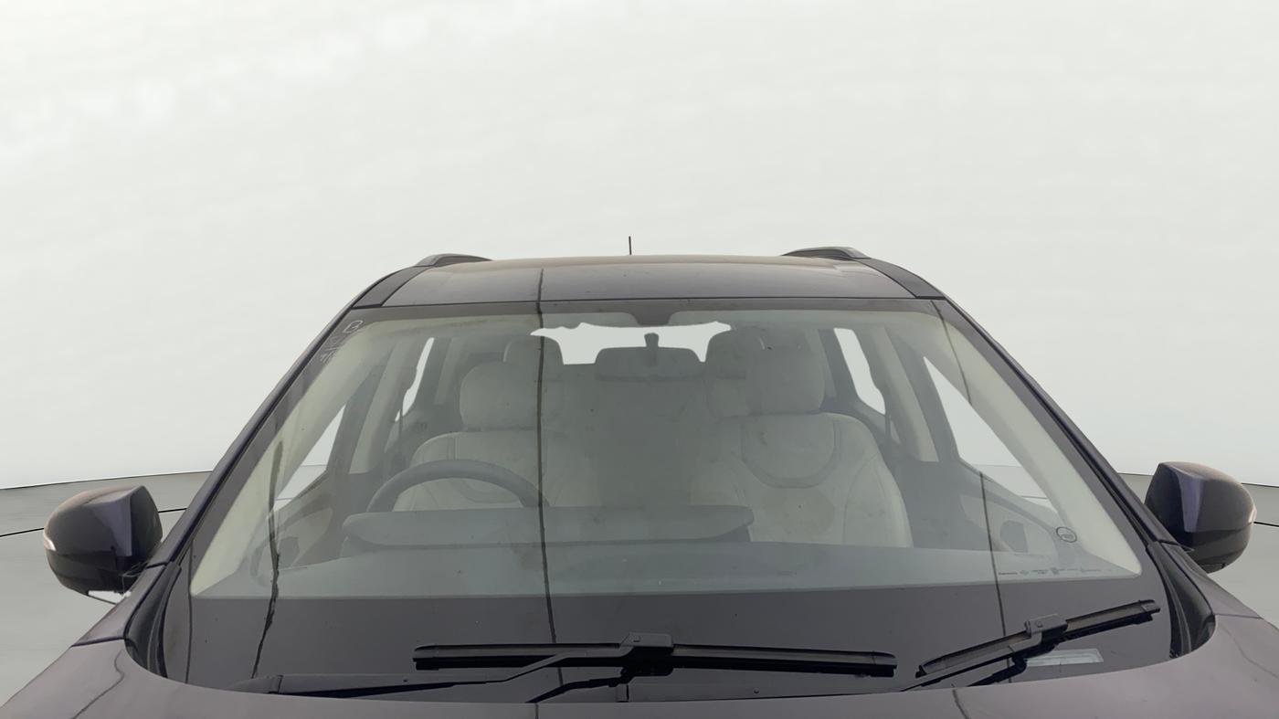 2022 Mahindra XUV700 MX P MT 5 STR, Petrol, Manual, 36,333 km, Front Windshield