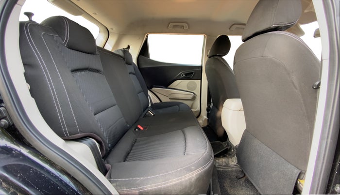 2023 Mahindra XUV300 W4 1.5 DIESEL, Diesel, Manual, 43,274 km, Right Side Rear Door Cabin