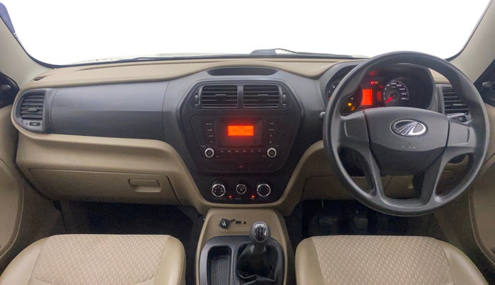 2017 Mahindra TUV300 T6 PLUS, Diesel, Manual, 30,609 km, Dashboard