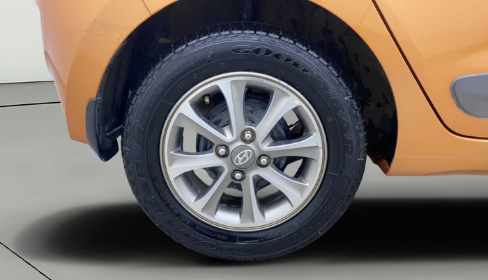 2015 Hyundai Grand i10 ASTA (O) 1.2 KAPPA VTVT, Petrol, Manual, 20,489 km, Right Rear Wheel