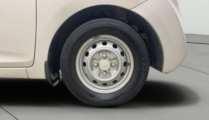 2013 Hyundai Eon ERA +, Petrol, Manual, 66,423 km, Right Front Wheel