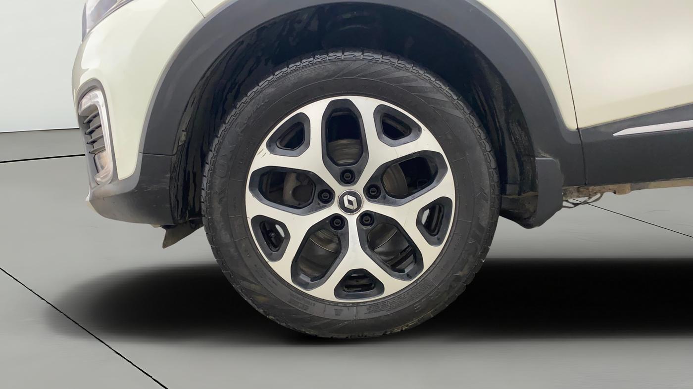 2018 Renault Captur RXT DIESEL DUAL TONE, Diesel, Manual, 1,21,157 km, Left Front Wheel