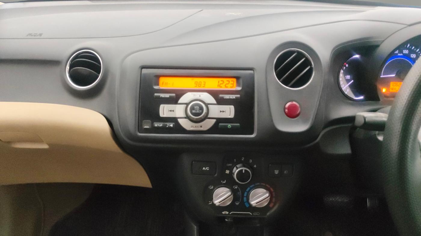 2015 Honda Brio VX AT, Petrol, Automatic, 1,06,401 km, Air Conditioner