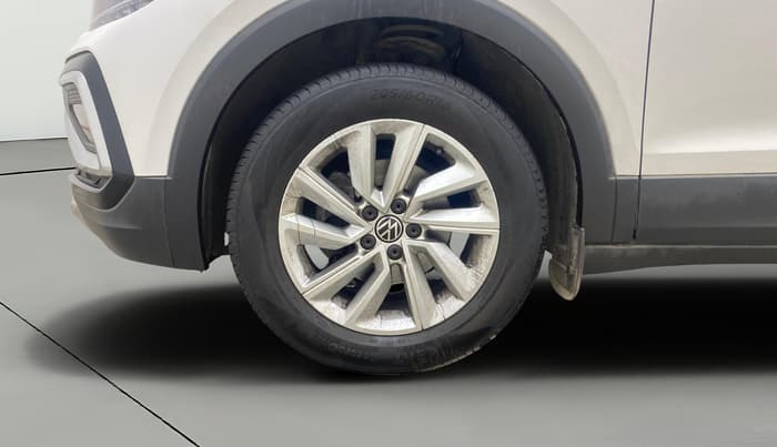 2023 Volkswagen TAIGUN HIGHLINE 1.0 TSI MT, Petrol, Manual, 27,931 km, Left Front Wheel