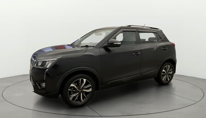 2019 Mahindra XUV300 W8 (O) 1.2 PETROL, Petrol, Manual, 54,222 km, Left Front Diagonal