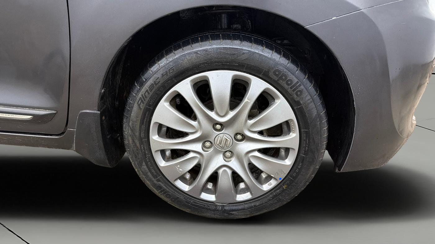 2019 Maruti Baleno ALPHA CVT PETROL 1.2, Petrol, Automatic, 53,271 km, Right Front Wheel