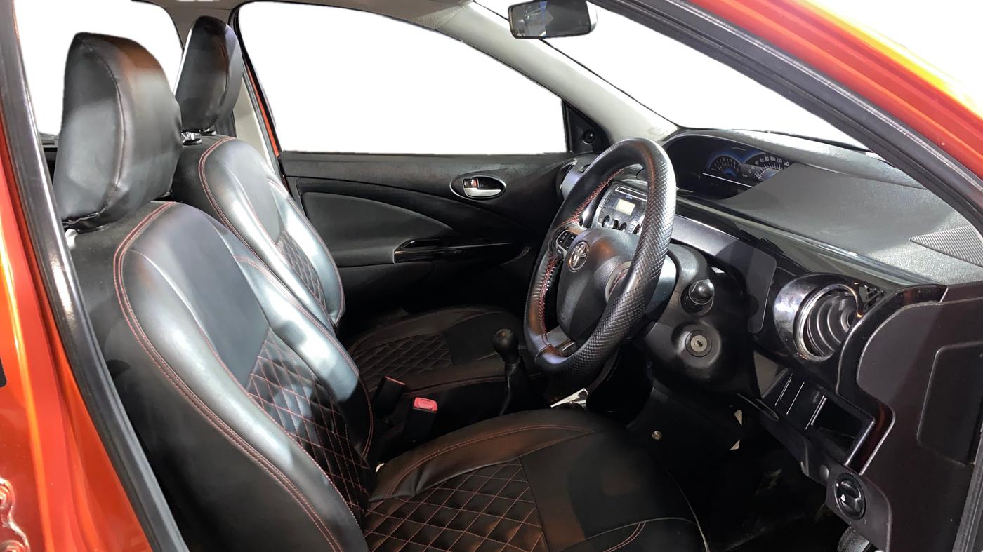 2014 Toyota Etios CROSS 1.5 V, Petrol, Manual, 93,288 km, Right Side Front Door Cabin