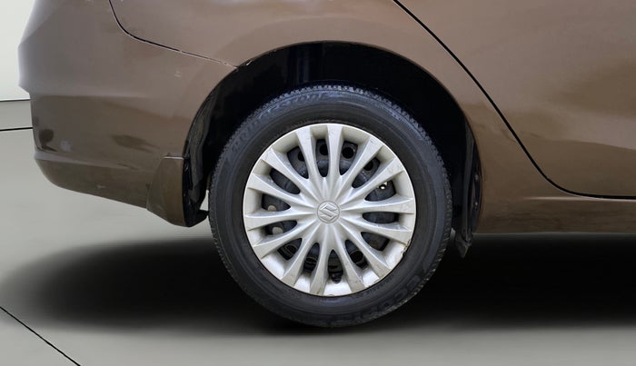 2015 Maruti Ciaz VXI, Petrol, Manual, 73,990 km, Right Rear Wheel