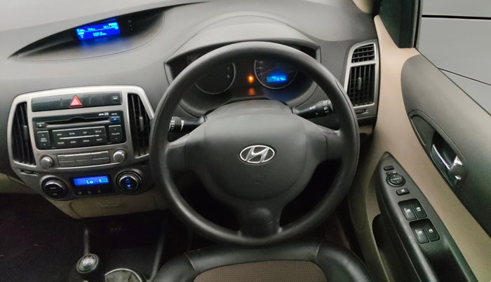 2014 Hyundai i20 MAGNA 1.2, Petrol, Manual, 77,067 km, Steering Wheel Close Up