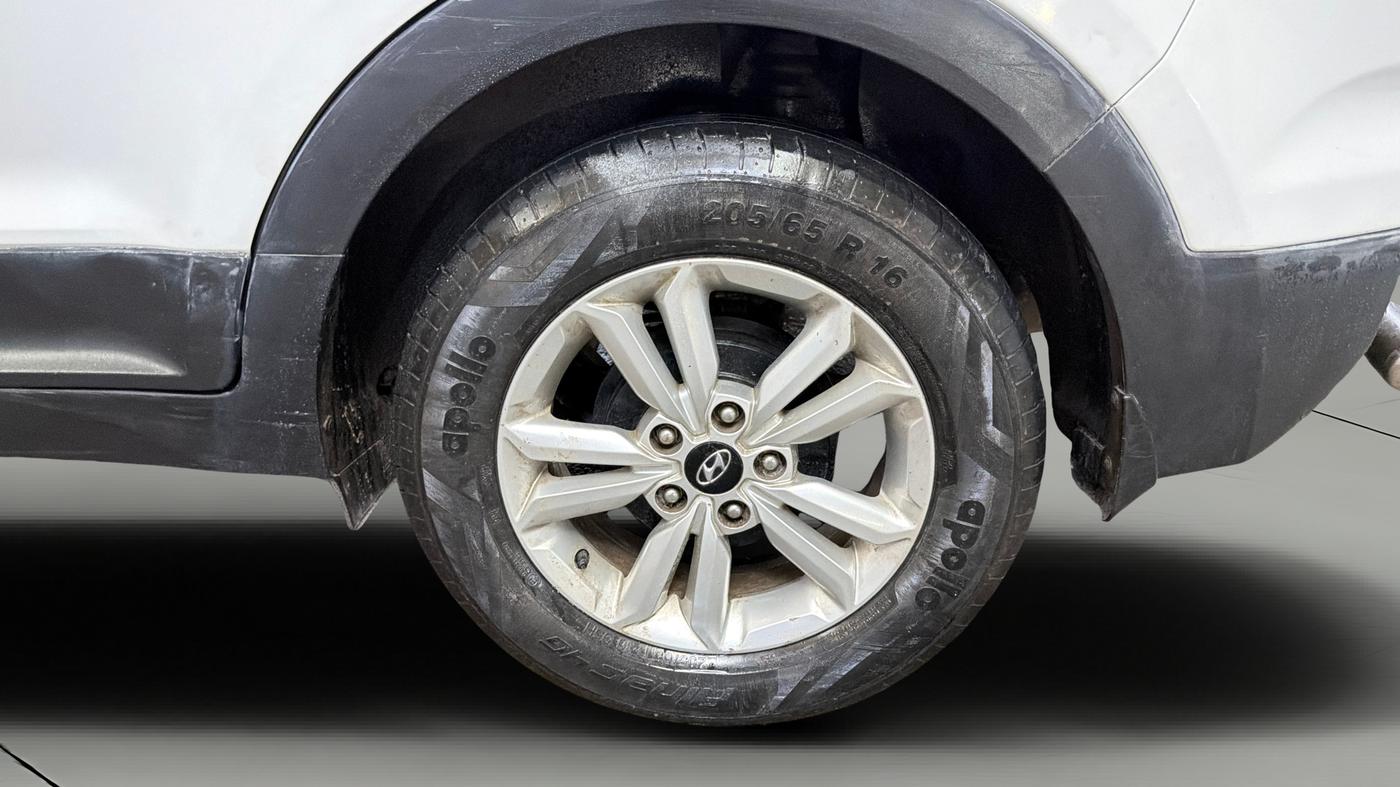 2016 Hyundai Creta SX PLUS 1.6 PETROL, Petrol, Manual, 57,574 km, Left Rear Wheel