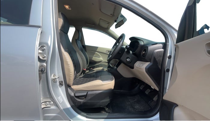 2019 Hyundai NEW SANTRO SPORTZ MT, Petrol, Manual, 31,395 km, Right Side Front Door Cabin