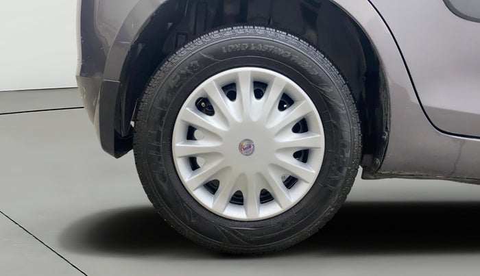 2016 Maruti Swift VXI, Petrol, Manual, 94,102 km, Right Rear Wheel