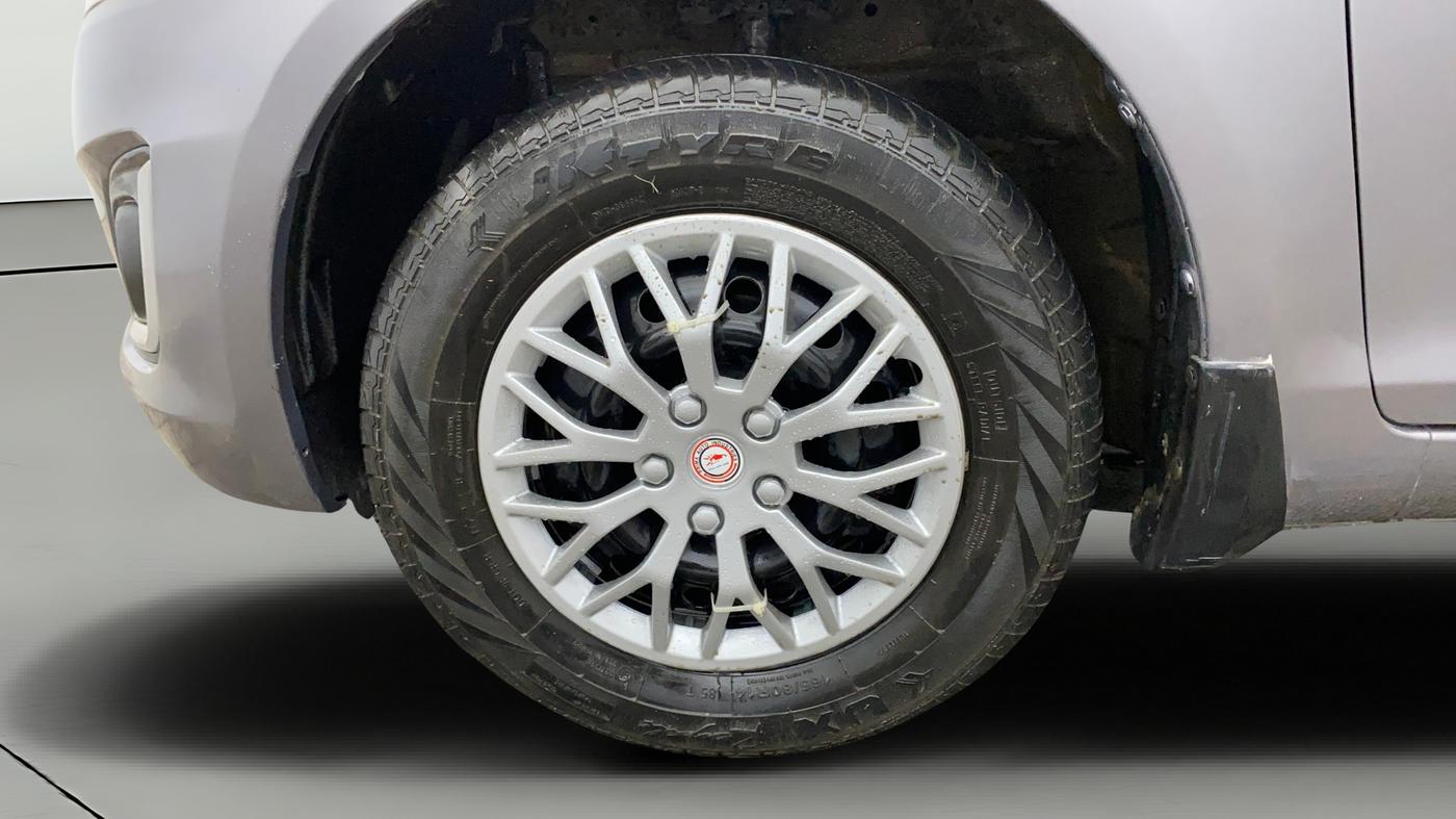2015 Maruti Swift VXI, Petrol, Manual, 86,175 km, Left Front Wheel