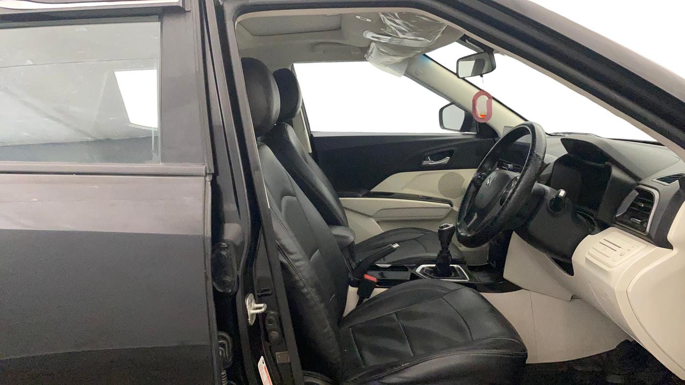 2024 Mahindra XUV 3XO AX5 1.5 Turbo Diesel, Diesel, Manual, 54,868 km, Right Side Front Door Cabin