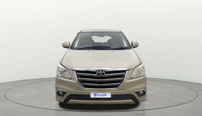 2015 Toyota Innova 2.5 VX 8 STR, Diesel, Manual, 73,050 km, Front
