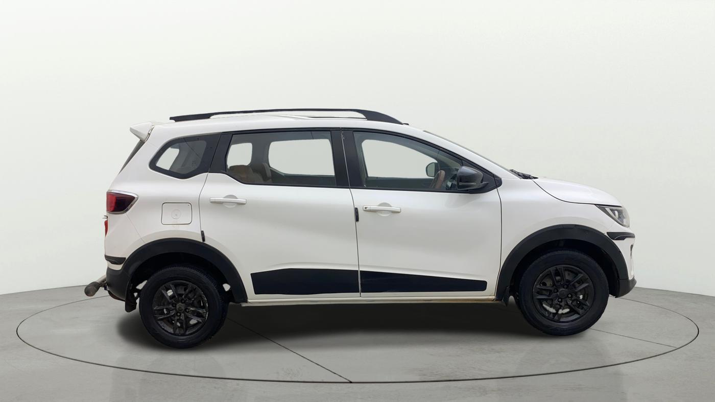 2023 Renault TRIBER RXT, Petrol, Manual, 59,120 km, Right Side View