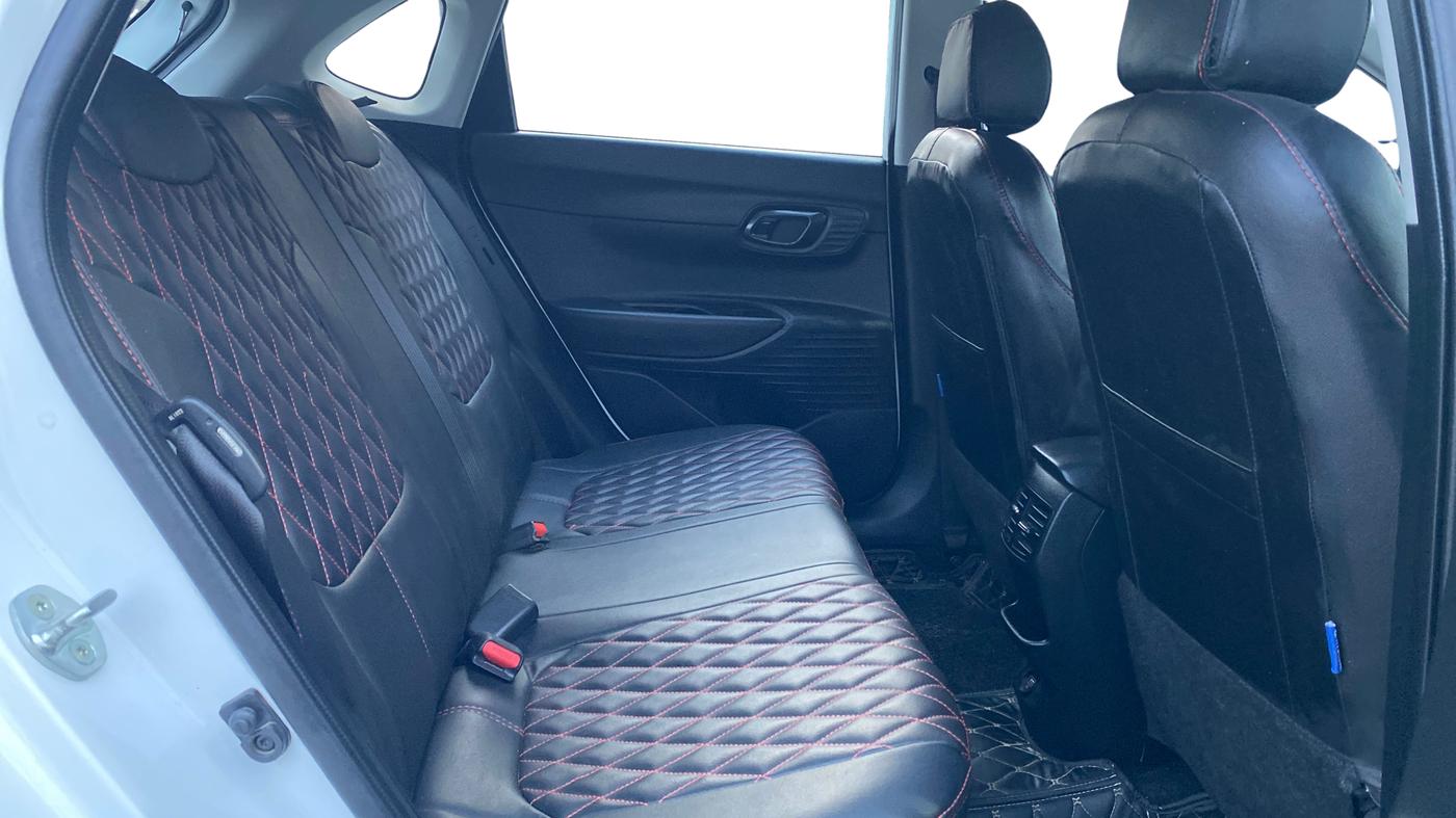 2022 Hyundai NEW I20 Sportz 1.2 IVT, Petrol, Automatic, 20,494 km, Right Side Rear Door Cabin