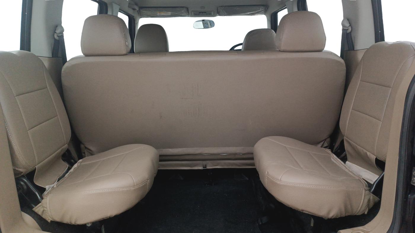 2015 Mahindra TUV300 T8, Diesel, Manual, 1,30,605 km, Third Seat Row ( optional )