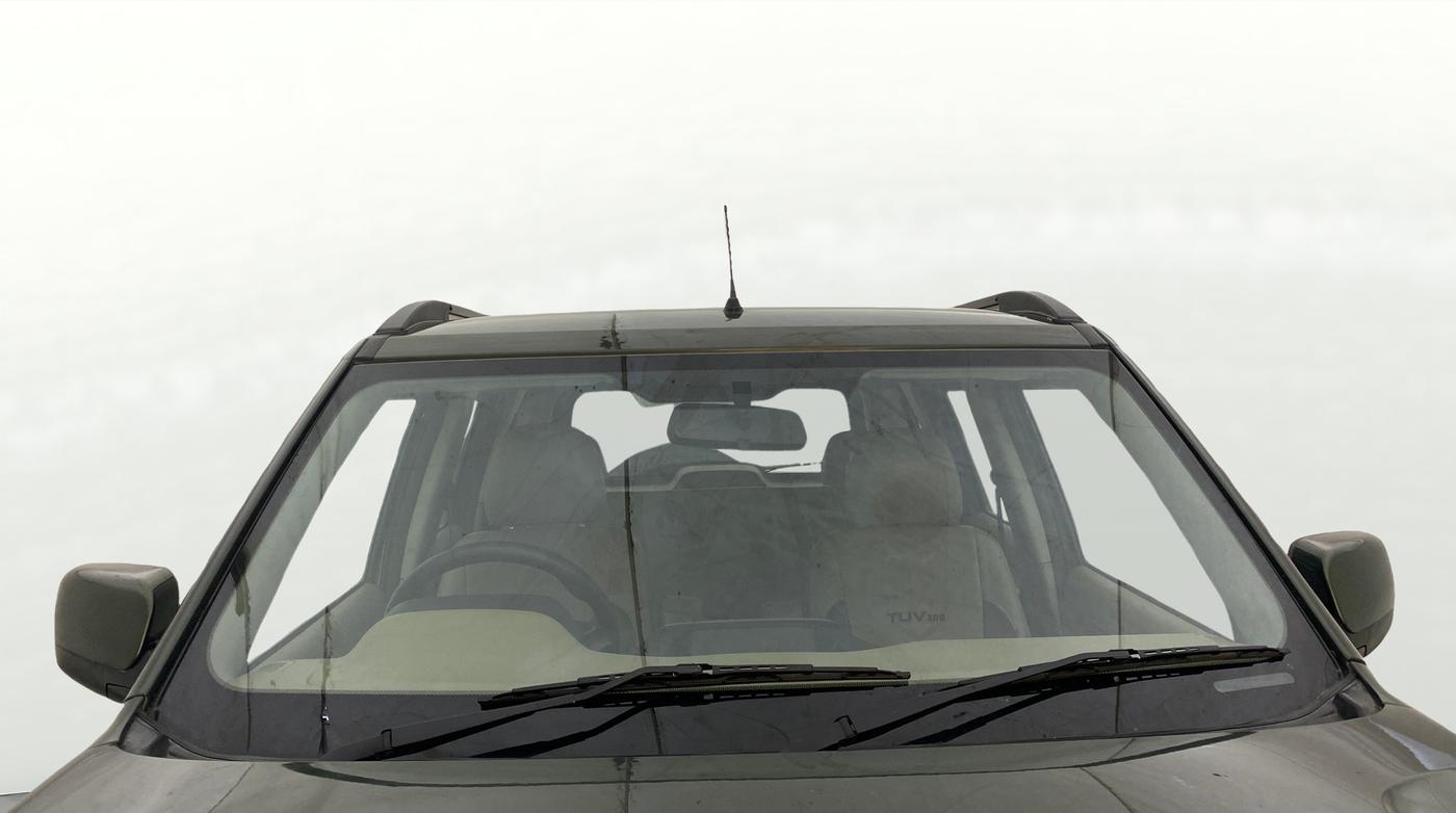2017 Mahindra TUV300 T8, Diesel, Manual, 75,303 km, Front Windshield