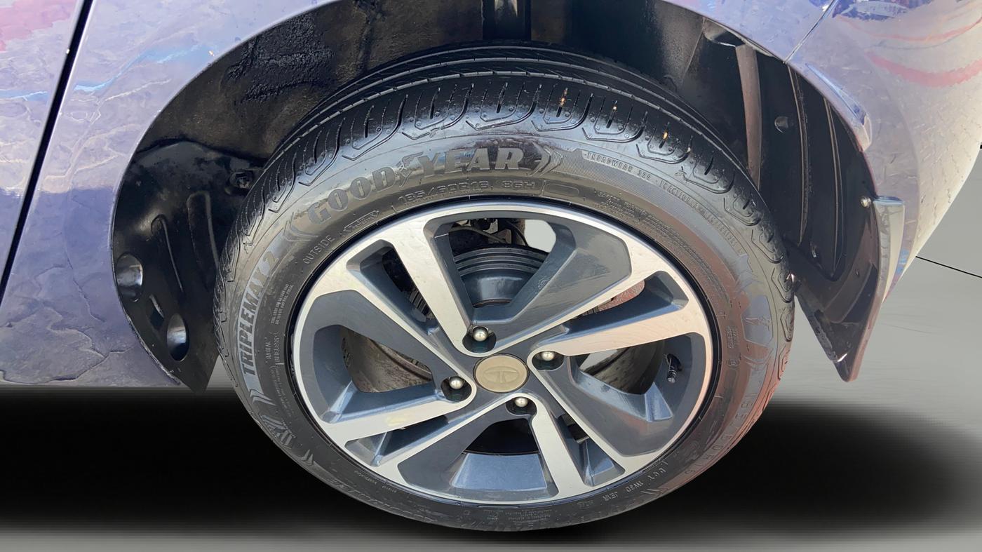 2022 Tata ALTROZ XZA PLUS, Petrol, Automatic, 24,271 km, Left Rear Wheel