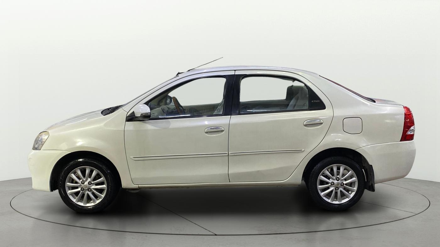 2014 Toyota Etios VX, Petrol, Manual, 1,42,143 km, Left Side
