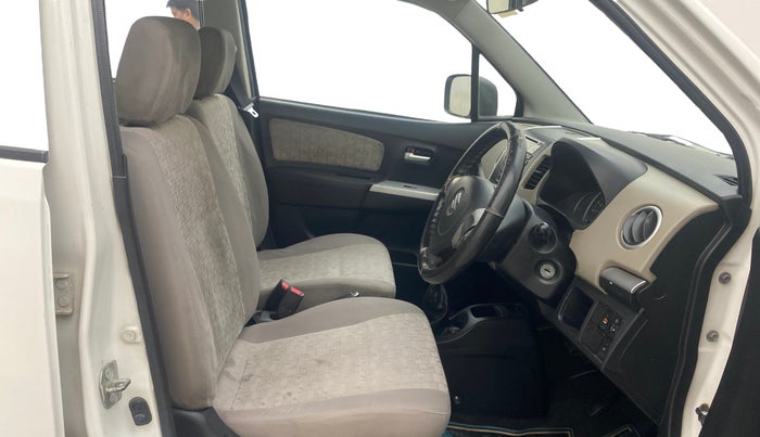 2016 Maruti Wagon R 1.0 VXI, Petrol, Manual, 66,075 km, Right Side Front Door Cabin