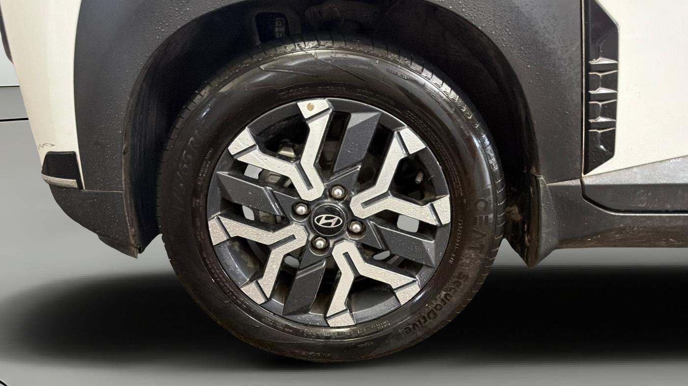 2024 Hyundai EXTER SX 1.2 AMT DUAL TONE, Petrol, Automatic, 15,553 km, Left Front Wheel