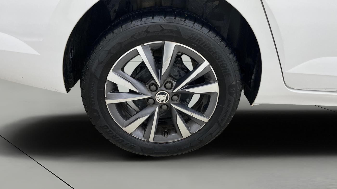 2023 Skoda SLAVIA STYLE 1.0L TSI AT, Petrol, Automatic, 42,661 km, Right Rear Wheel