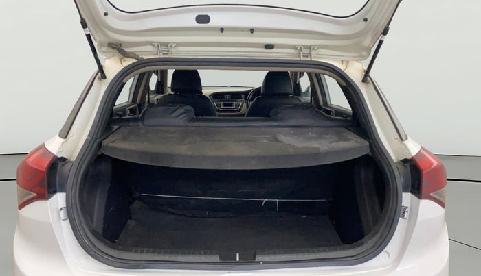 2016 Hyundai Elite i20 MAGNA 1.2, Petrol, Manual, 55,738 km, Boot Open Zoomed View