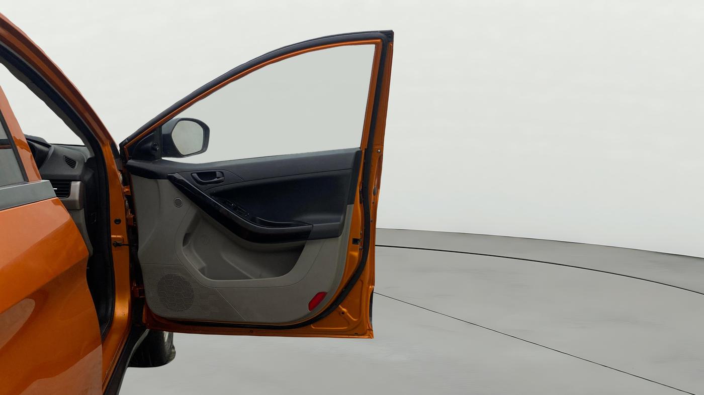 2019 Tata NEXON XMA PETROL, Petrol, Automatic, 97,209 km, RHS Front Door