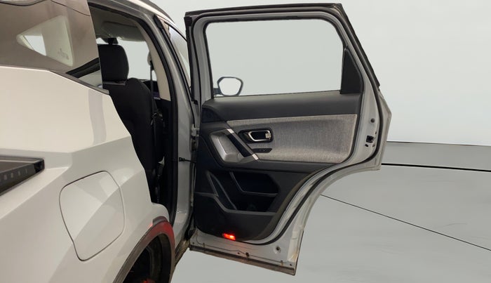 2024 Tata Harrier PURE (O), Diesel, Manual, 7,827 km, RHS Rear Door
