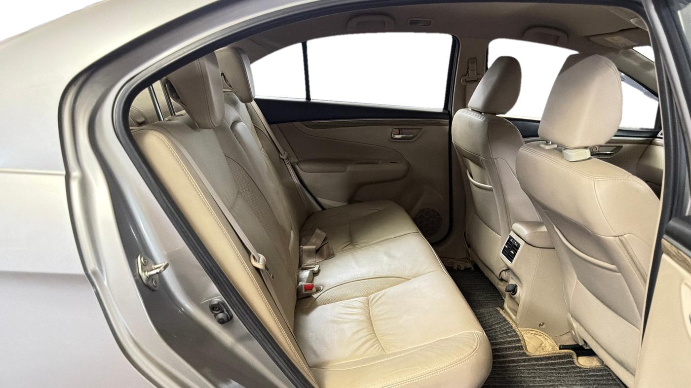 2020 Maruti Ciaz ALPHA  AT 1.5 SHVS PETROL, Petrol, Automatic, 45,678 km, Right Side Rear Door Cabin