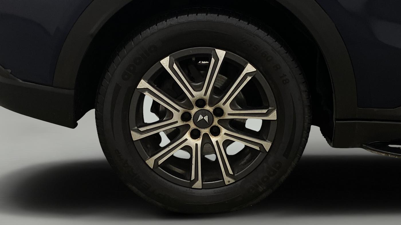 2021 Mahindra XUV700 AX 7 LUXURY P AT 7 STR, Petrol, Automatic, 79,856 km, Right Rear Wheel