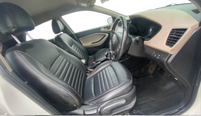 2017 Hyundai Elite i20 ASTA 1.4 CRDI (O), Diesel, Manual, 1,19,710 km, Right Side Front Door Cabin