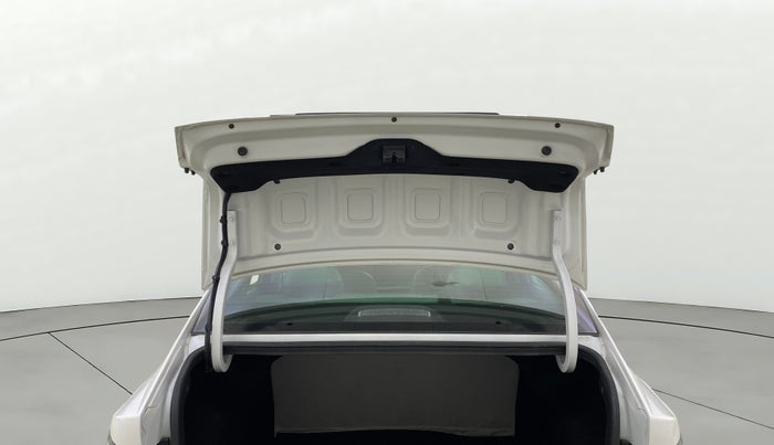 2023 Hyundai Verna SX 1.5 l MPI, Petrol, Manual, 15,313 km, Boot Door Open