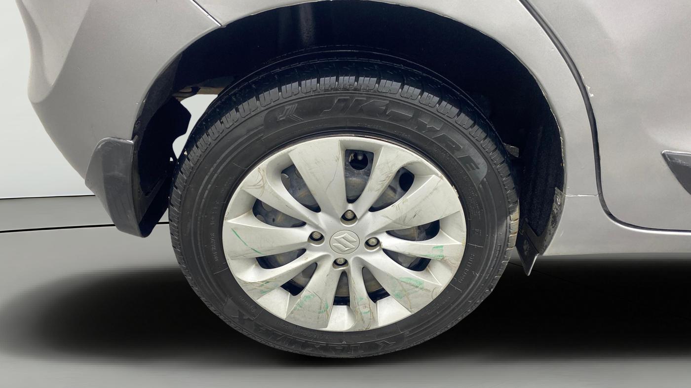 2017 Maruti Baleno DELTA CVT PETROL 1.2, Petrol, Automatic, 1,05,676 km, Right Rear Wheel
