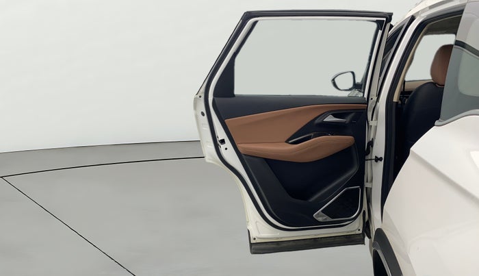 2023 MG HECTOR PLUS SAVVY PRO 1.5 TURBO CVT 6 STR, Petrol, Automatic, 36,596 km, LHS Rear Door