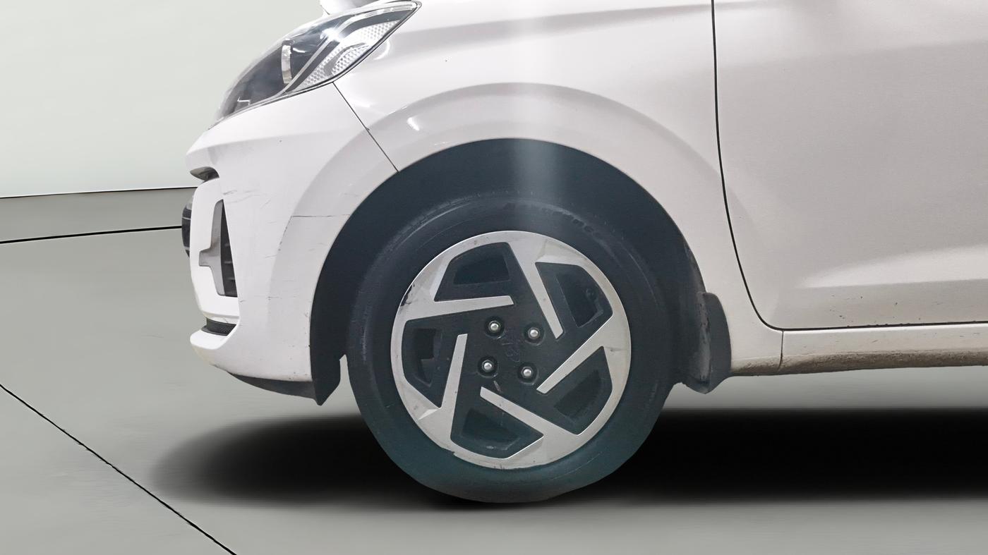 2025 Hyundai GRAND I10 NIOS SPORTZ AMT 1.2 KAPPA VTVT, Petrol, Automatic, 5,223 km, Left Front Wheel