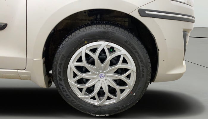2014 Maruti Ertiga VXI, Petrol, Manual, 37,704 km, Right Front Wheel