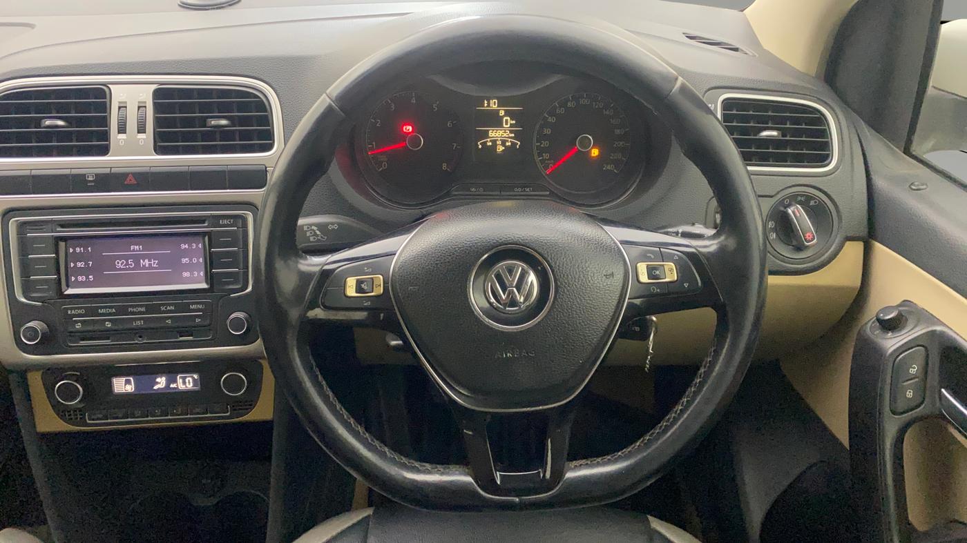 2015 Volkswagen Polo HIGHLINE1.2L, Petrol, Manual, 66,923 km, Steering Wheel Close Up