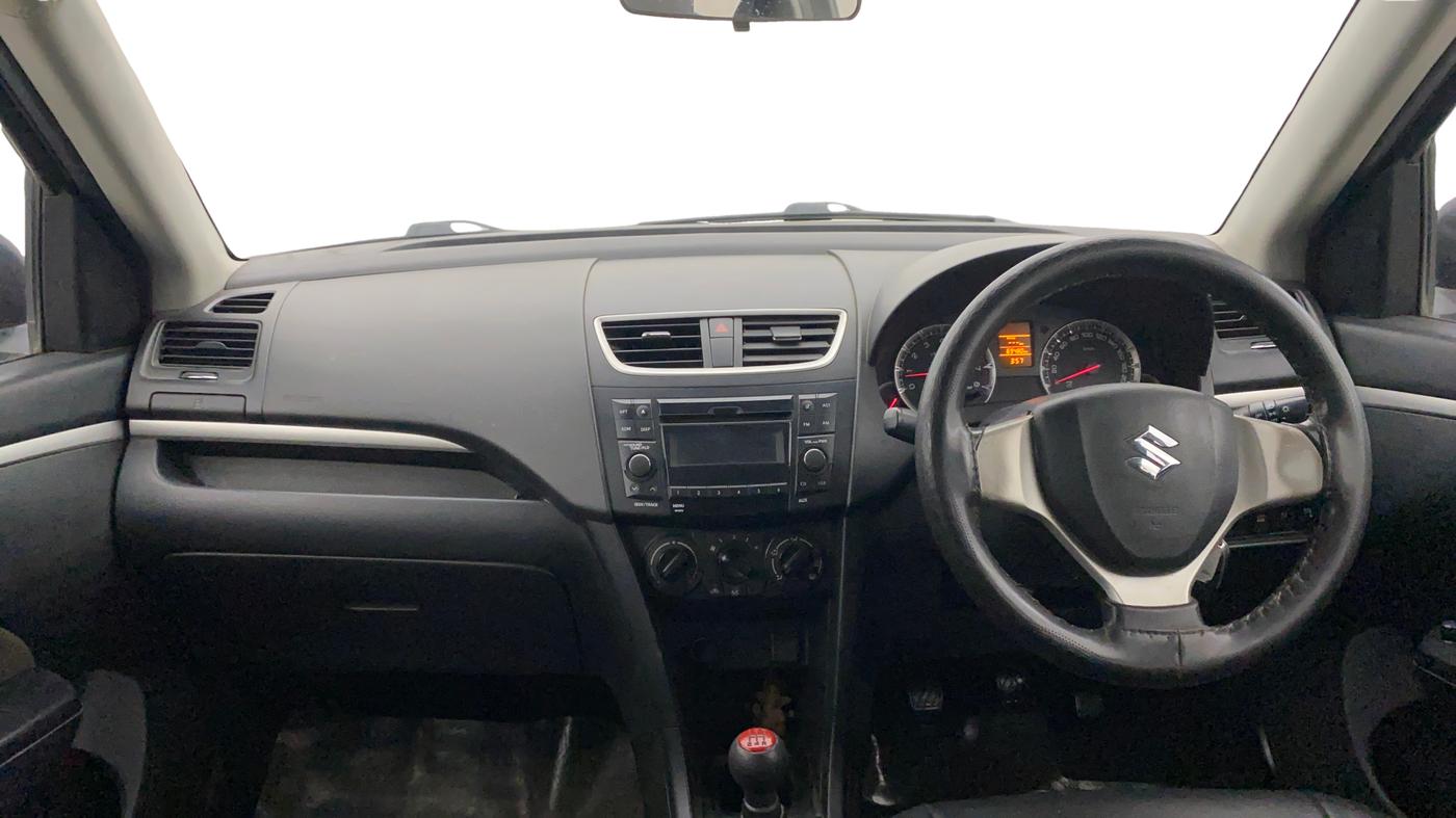 2017 Maruti Swift VXI O, Petrol, Manual, 69,453 km, Dashboard