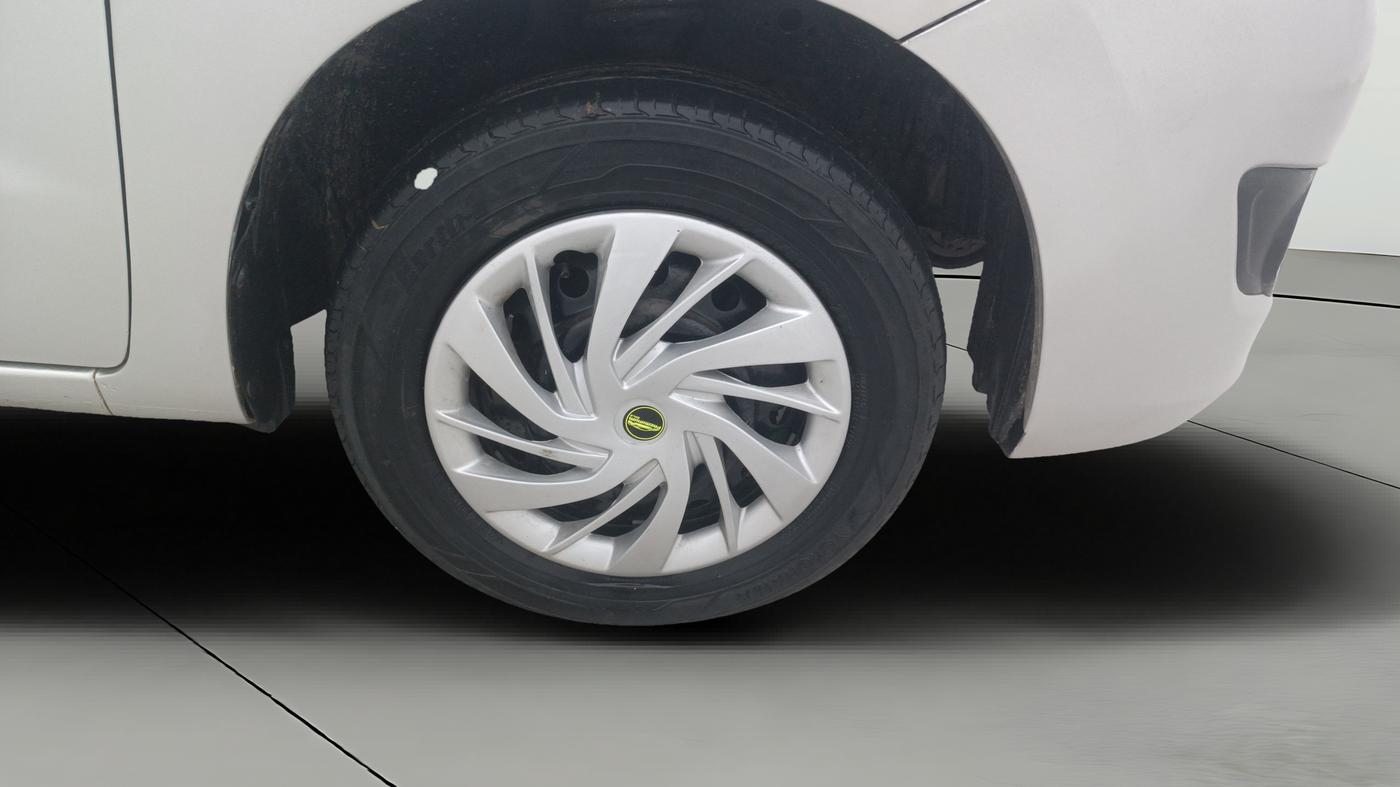 2015 Maruti Wagon R 1.0 LXI, Petrol, Manual, 1,05,123 km, Right Front Wheel