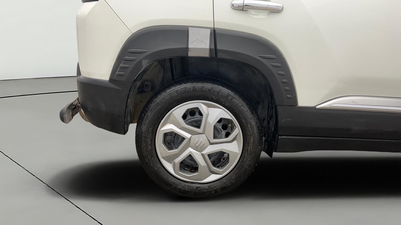 2024 Maruti BREZZA LXI, Petrol, Manual, 18,913 km, Right Rear Wheel