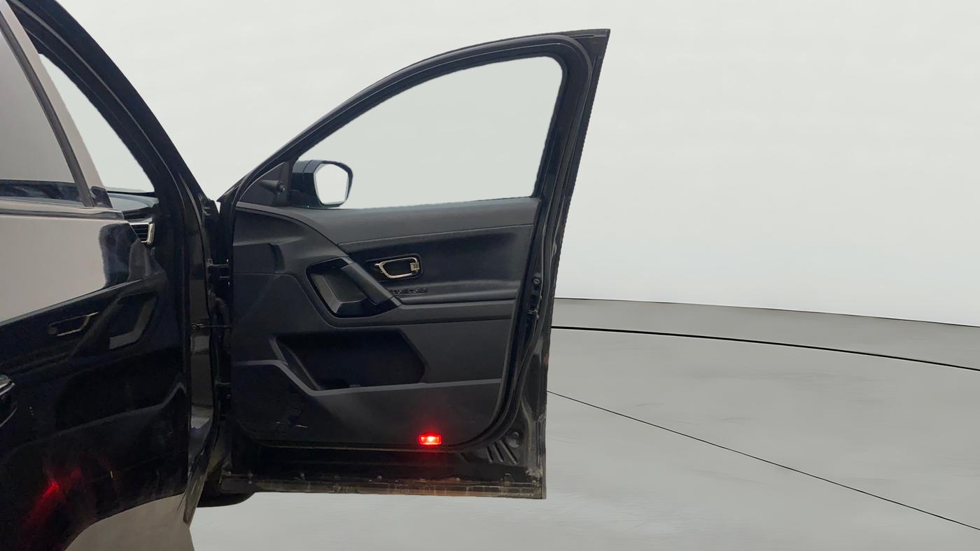 2022 Tata Harrier XZA Plus 2.0L Kryotec Halo Dark Edition, Diesel, Automatic, 1,33,989 km, RHS Front Door
