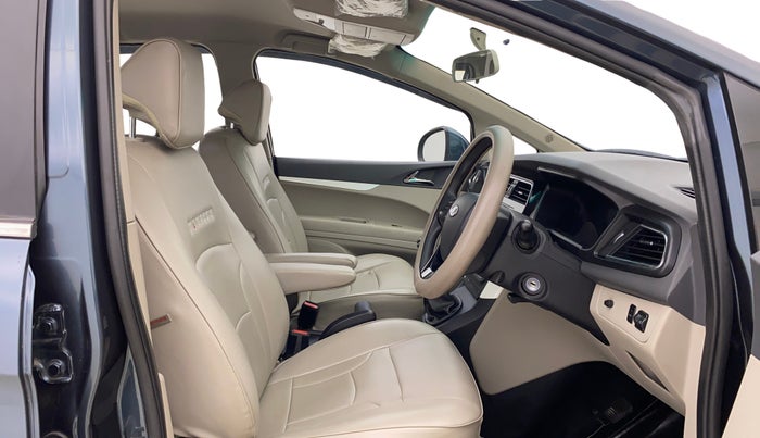 2021 Mahindra MARAZZO M 6 + 7 STR, Diesel, Manual, 15,831 km, Right Side Front Door Cabin